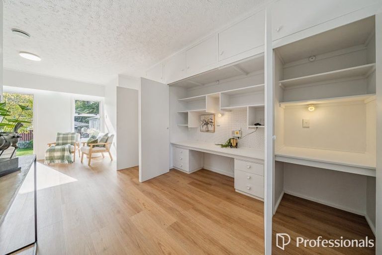 Photo of property in 19 Holly Grove, Maungaraki, Lower Hutt, 5010