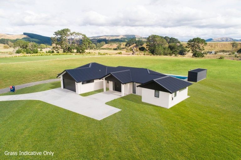 Photo of property in 270 Valley Views, Fitzherbert, Palmerston North, 4472