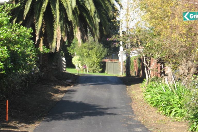 Photo of property in 15b Grande Vue Road, Hillpark, Auckland, 2102