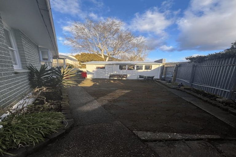 Photo of property in 2b Sutherland Avenue, Silverstream, Upper Hutt, 5019
