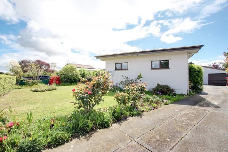 Photo of property in 28 Caxton Street, Onekawa, Napier, 4110