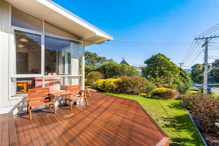 Photo of property in 18 Rua Road, Paraparaumu Beach, Paraparaumu, 5032