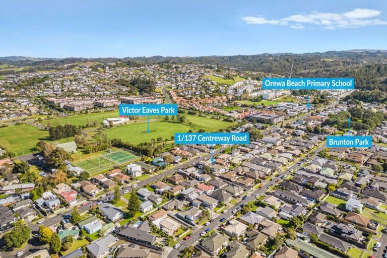 Photo of property in 1/137 Centreway Road, Orewa, 0931