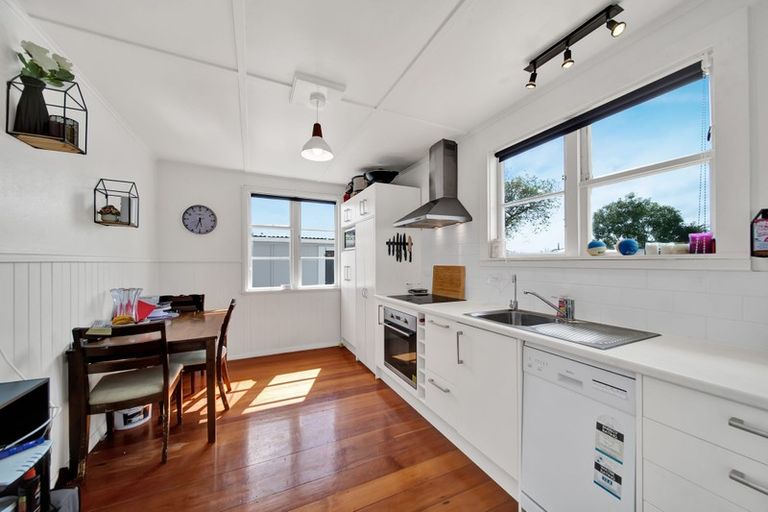 Photo of property in 10 Laurent Vc Street, Hawera, 4610