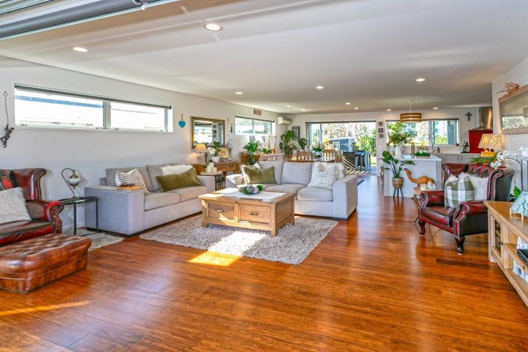 Photo of property in 104 Kiwi Road, Whangamata, 3620