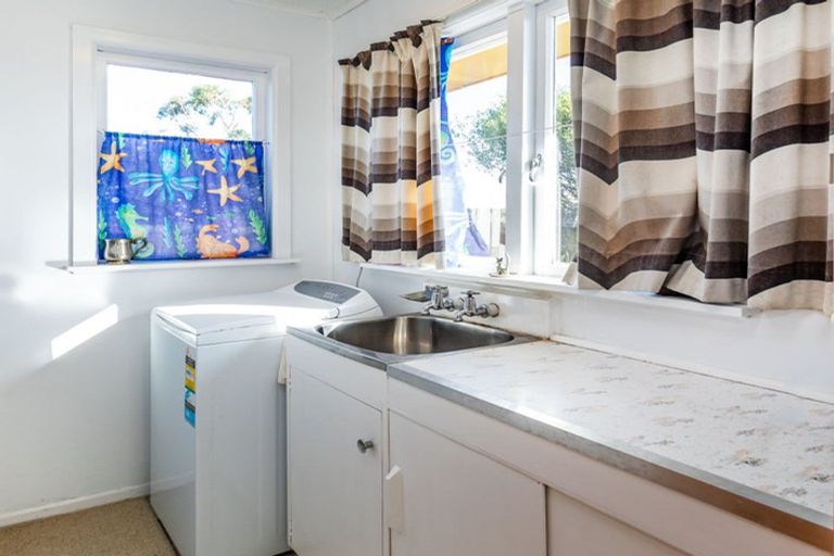 Photo of property in 103 Moanataiari Street, Thames, 3500