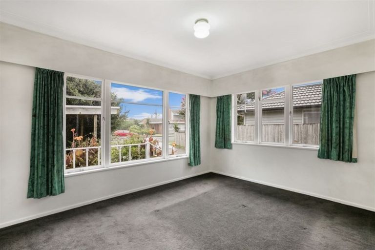Photo of property in 2 Marne Road, Papakura, 2110