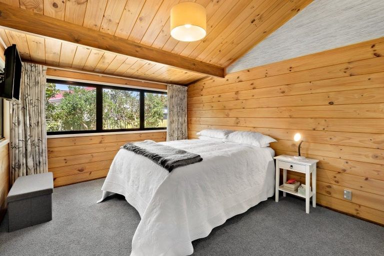 Photo of property in 43 Nimmo Avenue, Waikanae, 5036