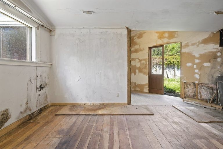 Photo of property in 81 Brougham Street, Mount Victoria, Wellington, 6011