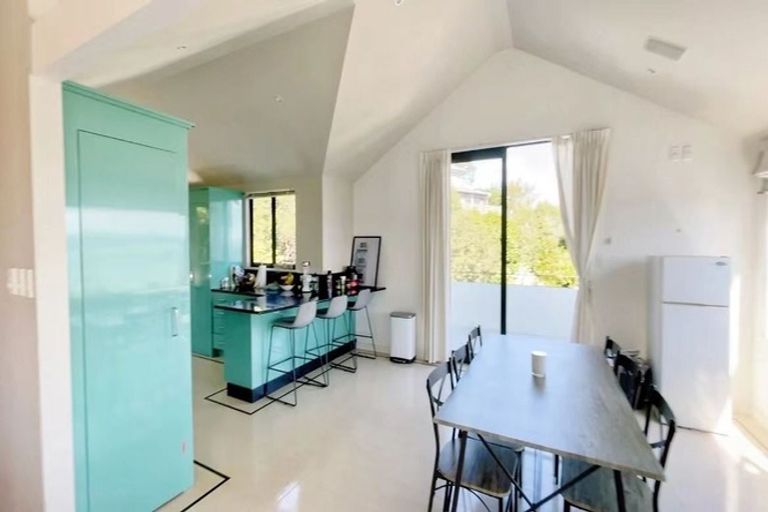 Photo of property in 16 Mayall Avenue, Beach Haven, Auckland, 0626