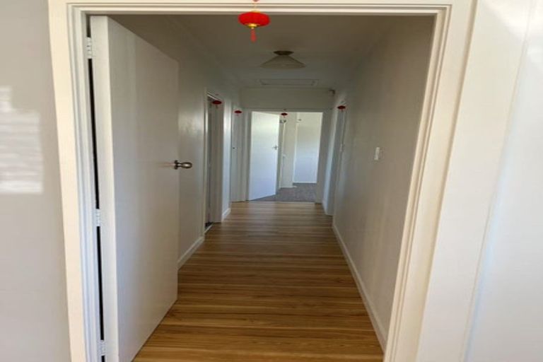 Photo of property in 11 Velma Road, Hillcrest, Auckland, 0627