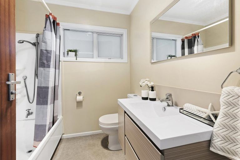 Photo of property in 51 Winston Street, Crofton Downs, Wellington, 6035