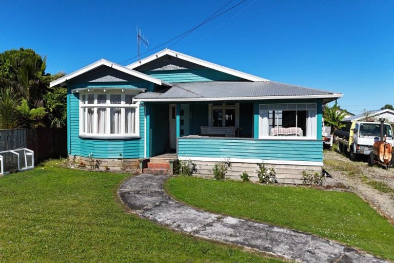 Photo of property in 50 Queen Street, Westport, 7825