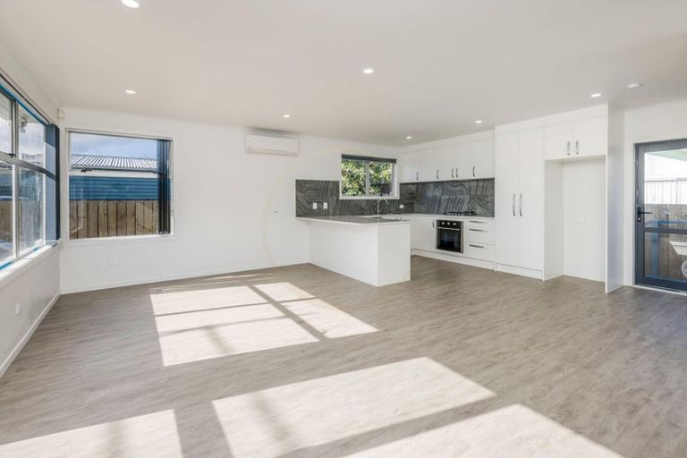 Photo of property in 104c Wordsworth Road, Manurewa, Auckland, 2102