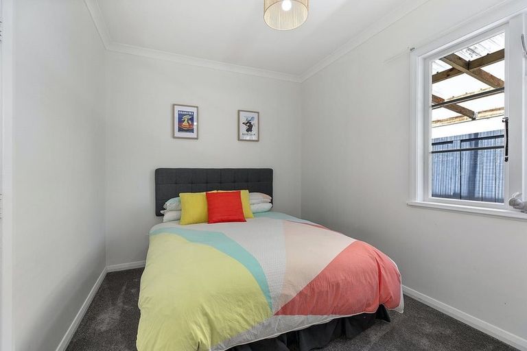 Photo of property in 18 Raumati Terrace, Khandallah, Wellington, 6035