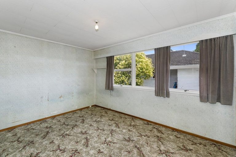 Photo of property in 121 Vodanovich Road, Te Atatu South, Auckland, 0610