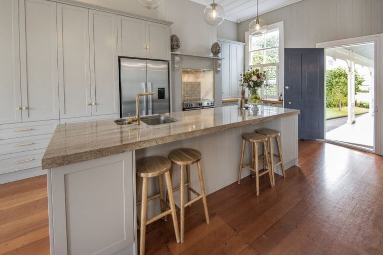Photo of property in 15 Jubilee Avenue, Devonport, Auckland, 0624