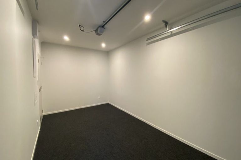 Photo of property in 5/2 Moor Avenue, Te Atatu Peninsula, Auckland, 0610