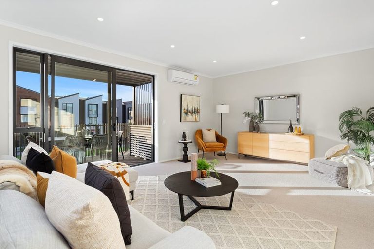 Photo of property in 2/1 Ko Roa Lane, Hobsonville, Auckland, 0616