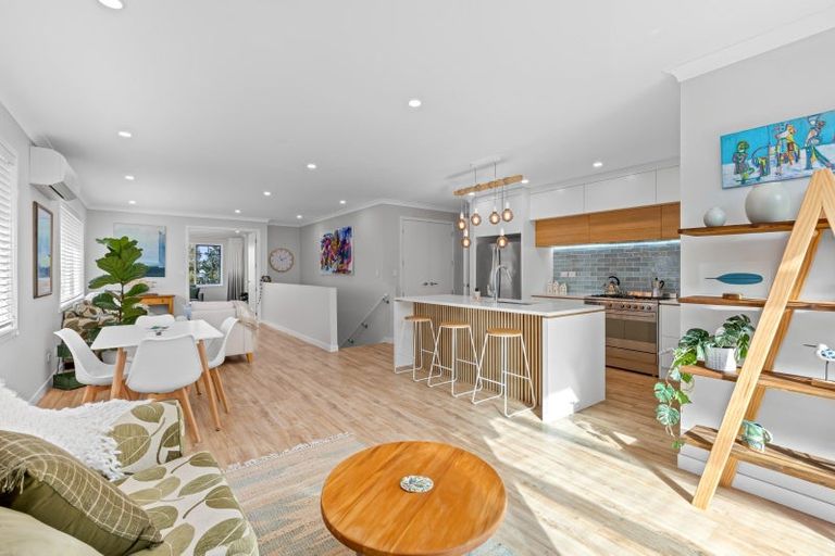 Photo of property in 134 Arran Point Parade, Orewa, 0931