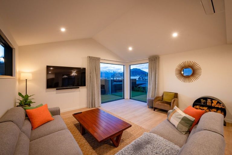 Photo of property in 2 Mcneil Crescent, Wanaka, 9305
