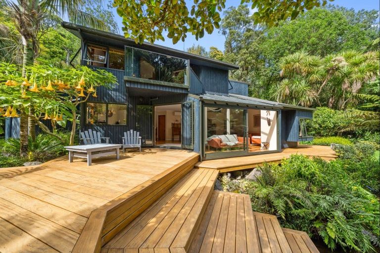 Photo of property in 11 Kereru Place, Upper Vogeltown, New Plymouth, 4310