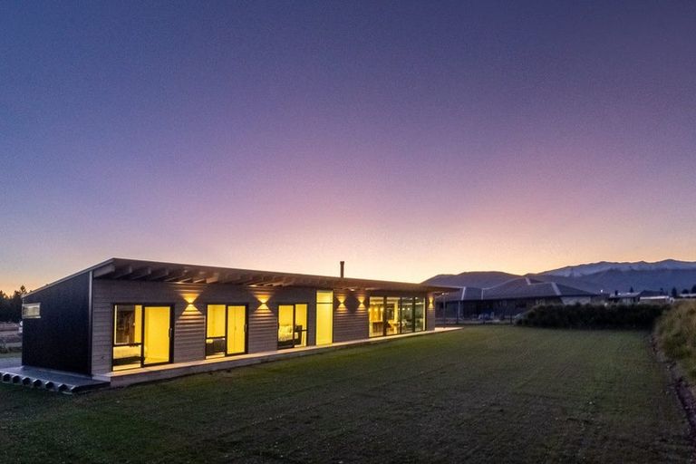 Photo of property in 20 Peak Drive, Twizel, 7901
