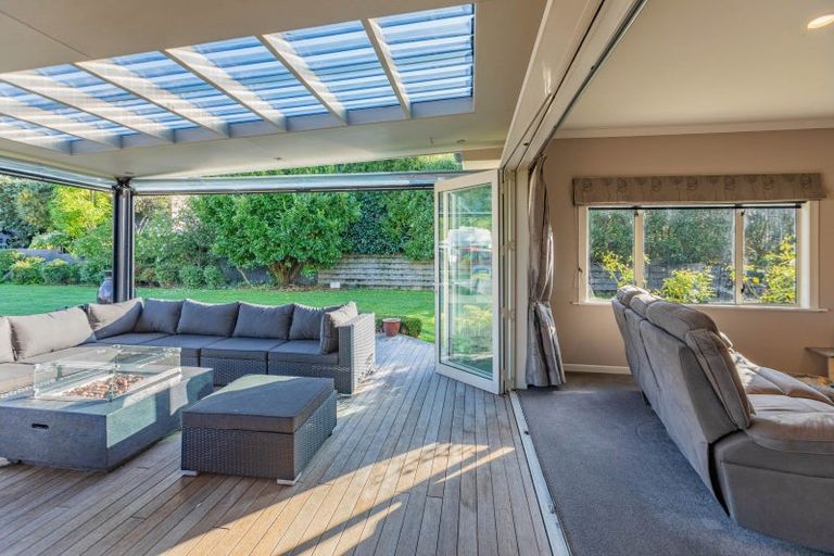 Photo of property in 16 Abbotsford Road, Waipawa, 4210