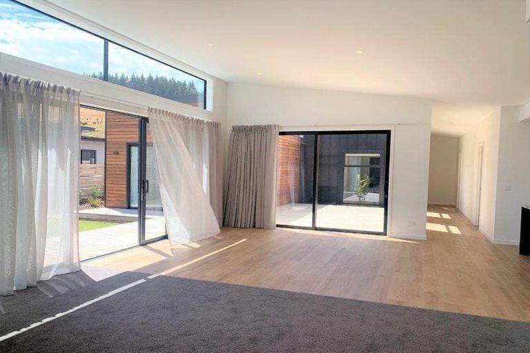 Photo of property in 17 Mills Road, Wanaka, 9305