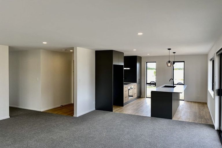 Photo of property in 22 Eileen Way, Rolleston, 7615