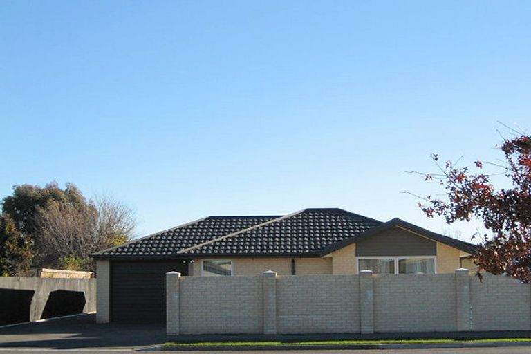 Photo of property in 229b Main Road North, Redwood, Christchurch, 8051