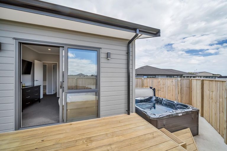 Photo of property in 8 Reremoana Close, Hawera, 4610