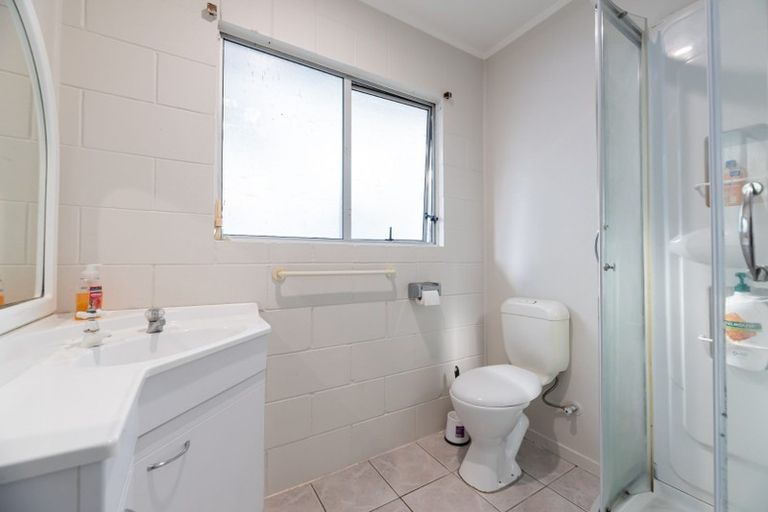 Photo of property in 3/1 Tawa Road, Te Atatu Peninsula, Auckland, 0610