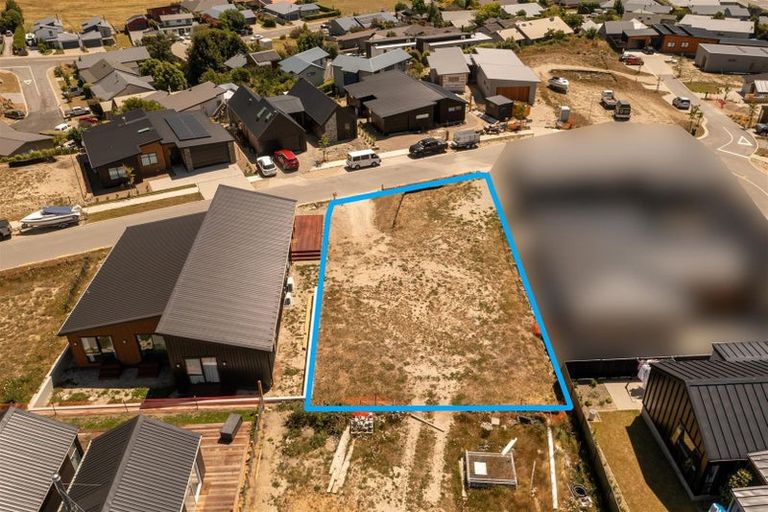 Photo of property in 7 Mcneil Crescent, Wanaka, 9305