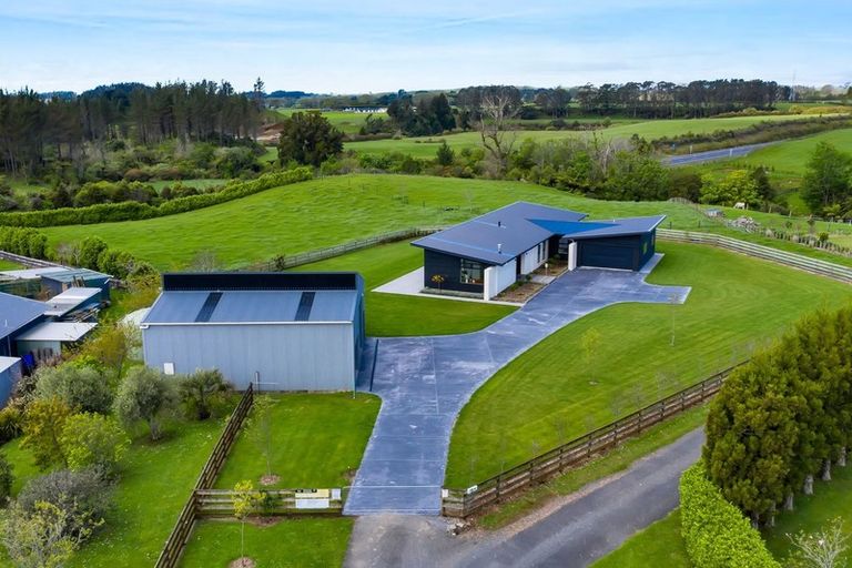 Photo of property in 13 Thomason Road, Egmont Village, New Plymouth, 4371