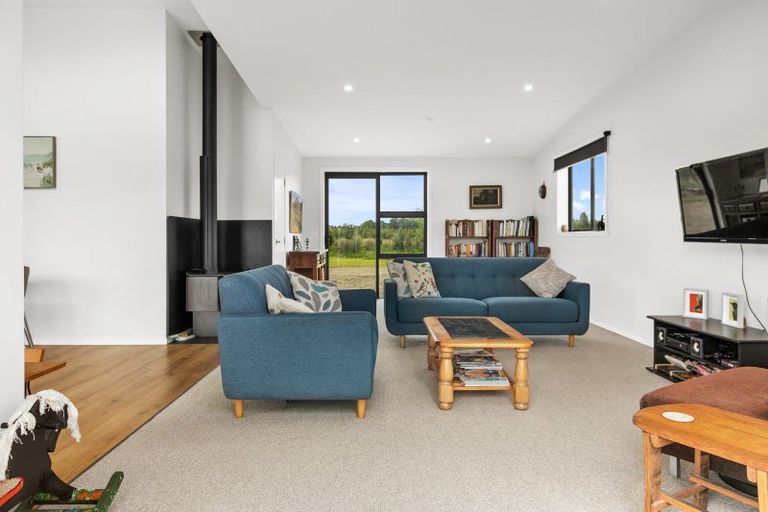 Photo of property in 34 Pourerere Road, Waipawa, 4271