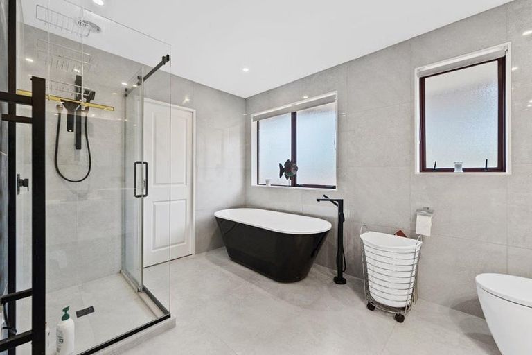 Photo of property in 41 Kent Terrace, Riverhead, 0820