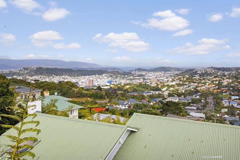 Photo of property in 51 Bedford Street, Northland, Wellington, 6012