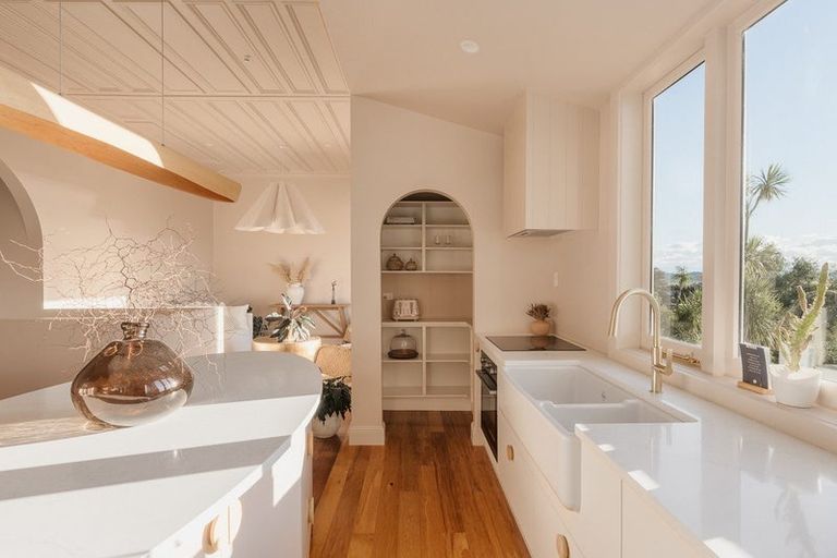 Photo of property in 5 Denholm Road, Hospital Hill, Napier, 4110