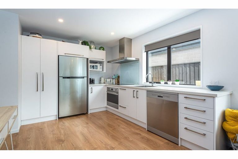 Photo of property in 25 Piripiri Place, Broomfield, Christchurch, 8042