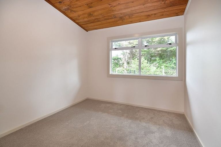 Photo of property in 2127 East Coast Road, Stillwater, Silverdale, 0993