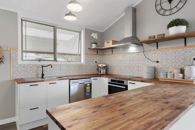Photo of property in 28 Stirling Street, Te Aroha, 3320