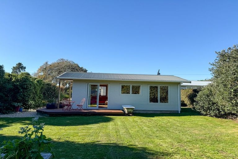 Photo of property in 384 Abel Tasman Drive, Motupipi, Takaka, 7183