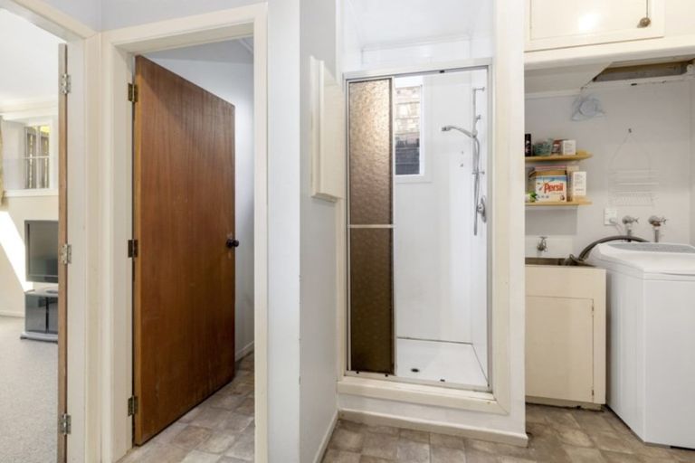 Photo of property in 17 Holmes Grove, Naenae, Lower Hutt, 5011