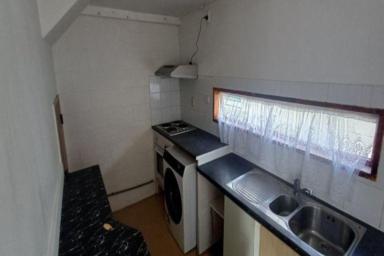 Photo of property in 3/118-122 Randwick Road, Moera, Lower Hutt, 5010