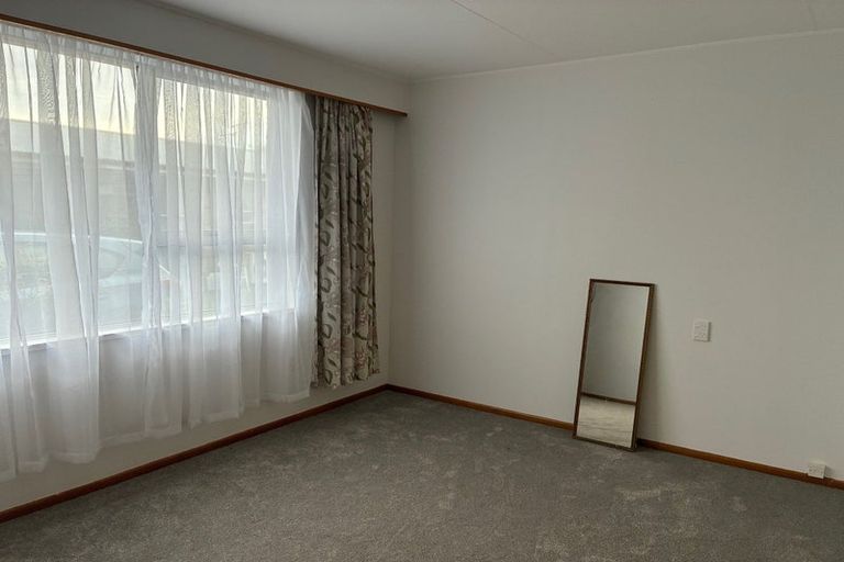 Photo of property in 2/12 Chaucer Street, Milton, 9220