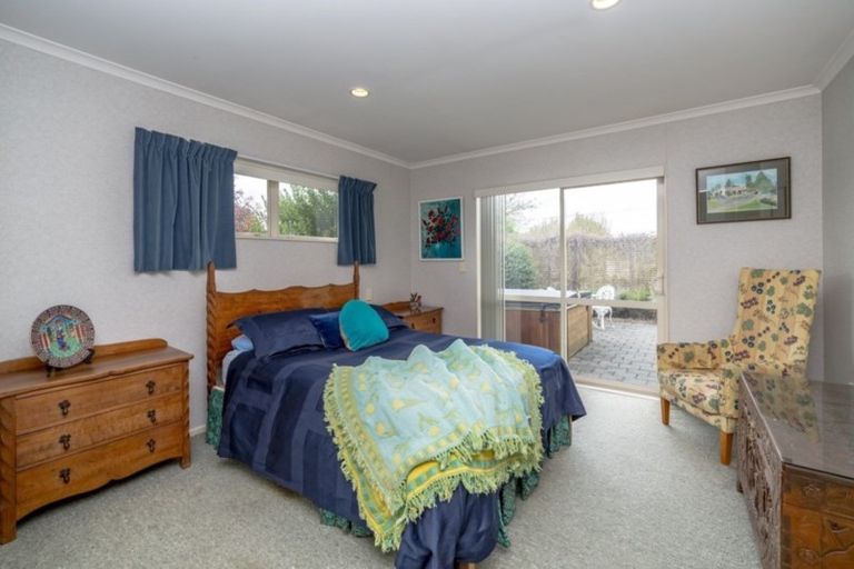 Photo of property in 10 Oak View Place, Greytown, 5712