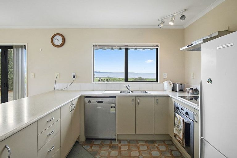 Photo of property in 915 East Coast Road, Kaiaua, Pokeno, 2473