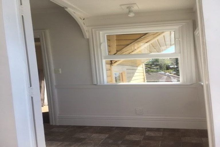 Photo of property in 74 Rolleston Street, Mount Cook, Wellington, 6021