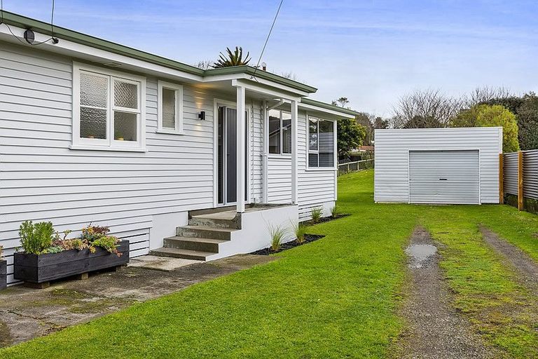 Photo of property in 2 Puriri Street, Hawera, 4610